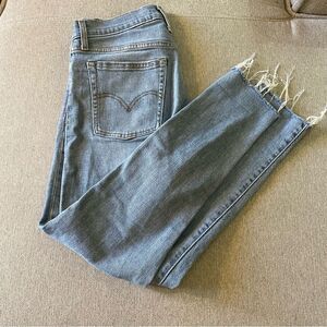 Levi’s wedgie skinny jeans size 28